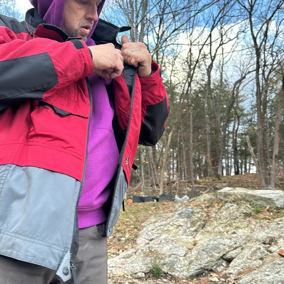 INSIDE EDGE PERFORMANCE OUTERWEAR.                     Men’s ski jacket - Picture 12 of 14